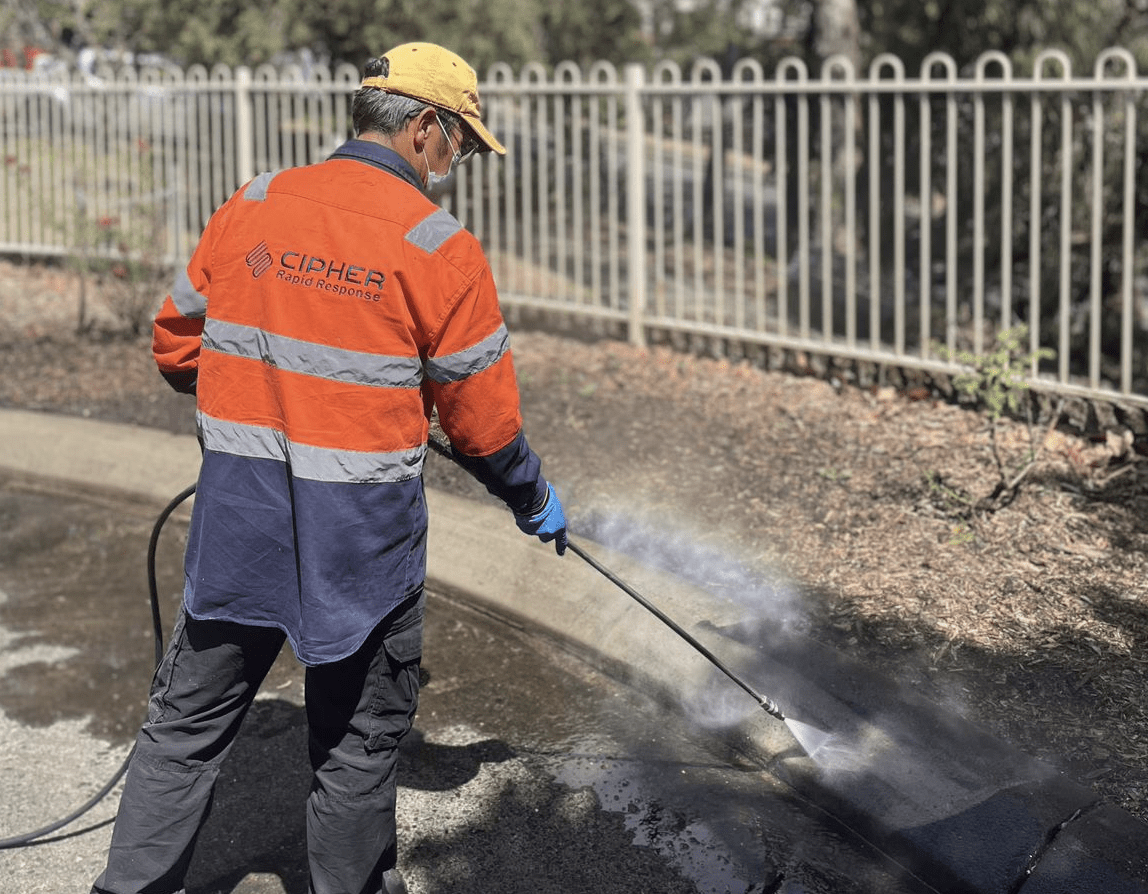 Cipher Rapid Response has a professional and experienced team for cleaning Internal & external surfaces. Our team uses the latest equipment.
